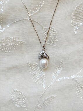 Baroque Pearl Drop Necklace Silver Tone Rhinestone Pendant Bridal Vintage Style
